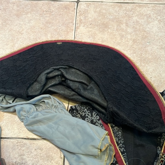 Spirit castaway cutie “ pirate Halloween costume - Picture 6 of 8